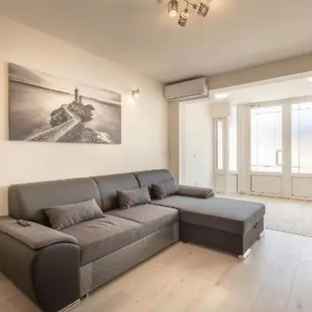 Newly Renovated App Goran Apartman Umag Kültér fotó