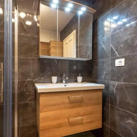 Newly Renovated App Goran Apartman Umag Kültér fotó